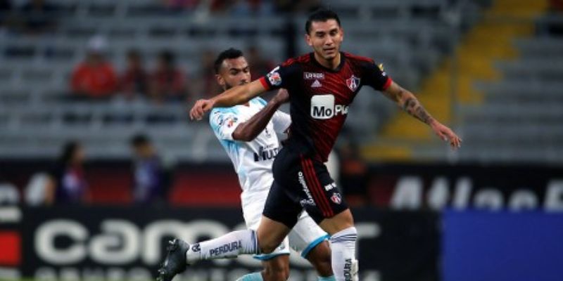 Jesús Angulo là cầu thủ người gốc Mexico và đang có sự nghiệp nổi bật